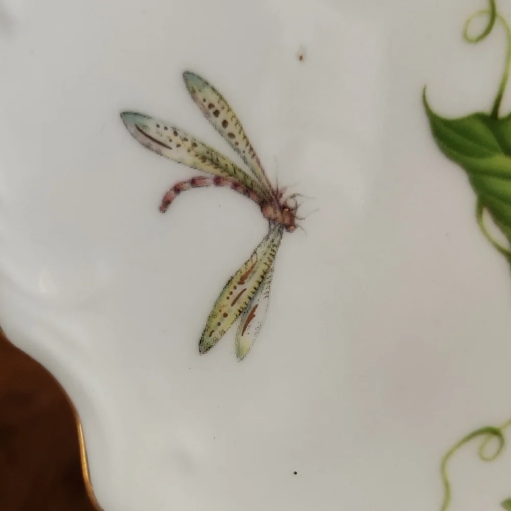 I. Godinger & Co. Decorative White and Green Porcelain Plate